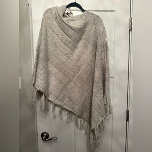 LuLaRoe Mimi Poncho
